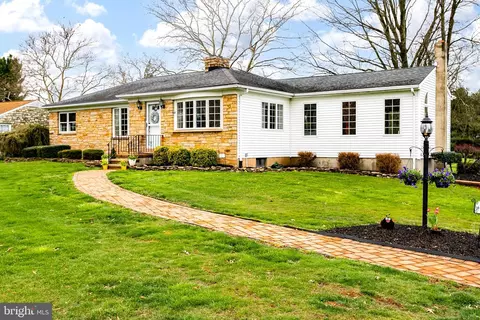 214 Ingleside Ave, Pennington, NJ 08534