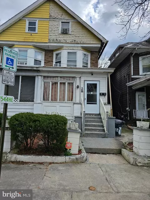 28 Lee Ave, Trenton, NJ 08618