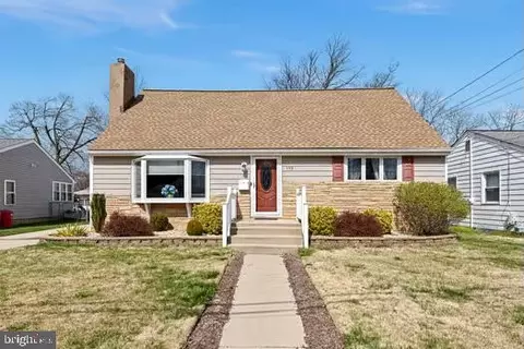 172 Maple Shade Ave, Hamilton, NJ 08690