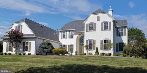 11 E Kincaid Dr, West Windsor, NJ 08550