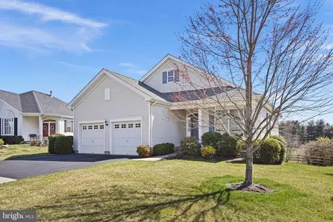 10 Grange Rd, Pennington, NJ 08534
