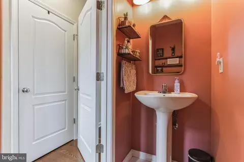 Bath - 45 Stoneham Rd, Trenton, NJ 08638 photo 1 of 3