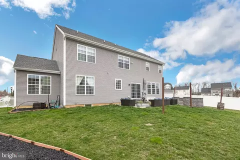 Exterior - 45 Stoneham Rd, Trenton, NJ 08638 photo 8 of 9