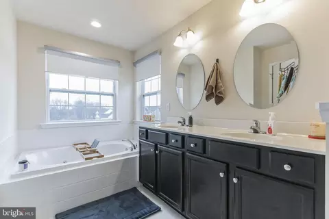 Bath - 45 Stoneham Rd, Trenton, NJ 08638 photo 3 of 3