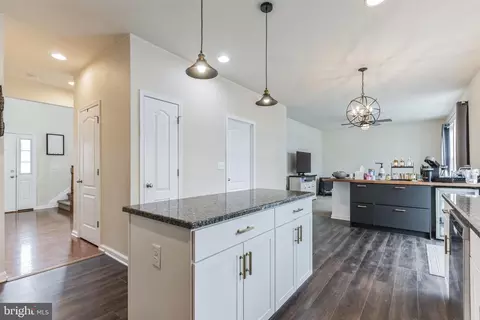 Kitchen - 45 Stoneham Rd, Trenton, NJ 08638 photo 4 of 4