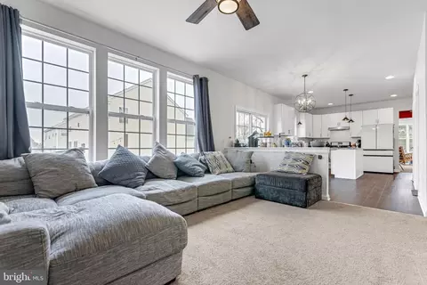 Living - 45 Stoneham Rd, Trenton, NJ 08638 photo 1 of 6