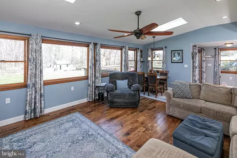 Living - 8 Apache Dr, Pennington, NJ 08534 photo 4 of 6