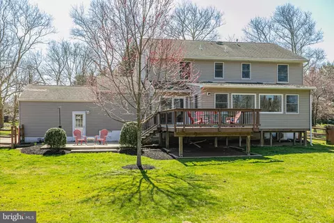 Exterior - 8 Apache Dr, Pennington, NJ 08534 photo 3 of 11
