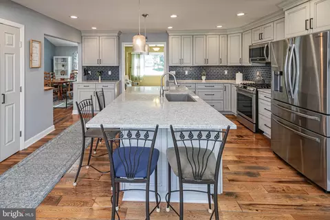 Kitchen - 8 Apache Dr, Pennington, NJ 08534 photo 4 of 7