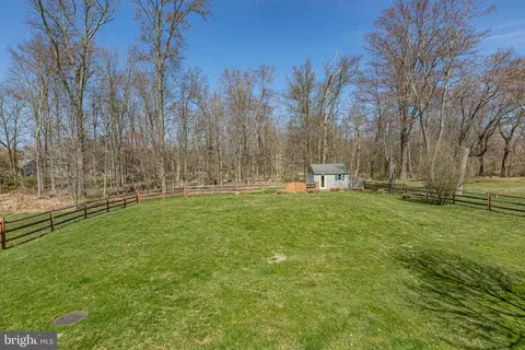 Exterior - 8 Apache Dr, Pennington, NJ 08534 photo 8 of 11