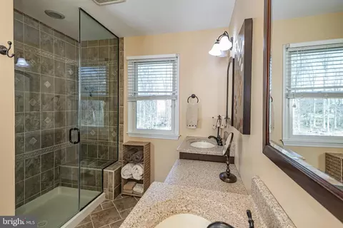 Bath - 8 Apache Dr, Pennington, NJ 08534 photo 3 of 4
