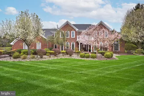 11 Sapphire Dr, Princeton Junction, NJ 08550