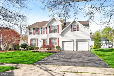 19 Eastwood Dr, East Windsor, NJ 08520