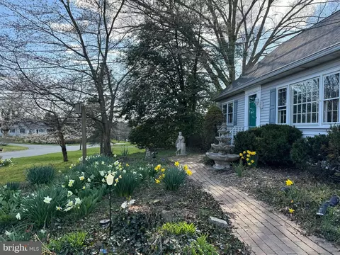 Exterior - 12 Bernard Dr, Ewing, NJ 08628 photo 9 of 11
