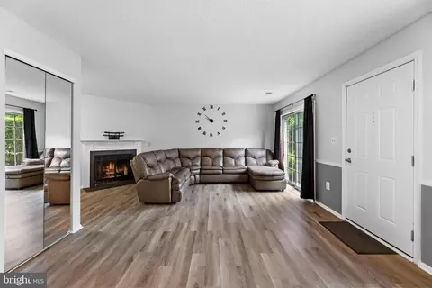66 Cheverny Ct, Hamilton, NJ 08619
