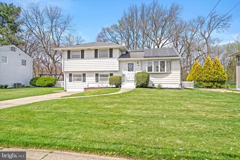 878 Estates Blvd, Hamilton, NJ 08690