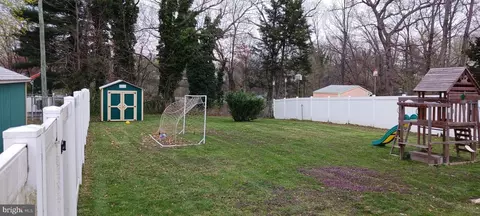Exterior - 30 Ovington Dr, Hamilton, NJ 08620 photo 7 of 9