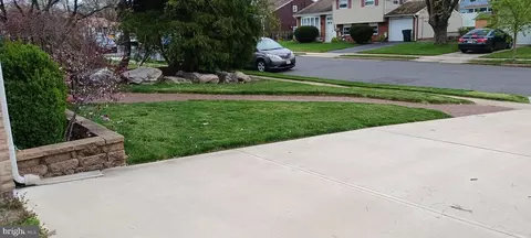 Exterior - 30 Ovington Dr, Hamilton, NJ 08620 photo 4 of 9