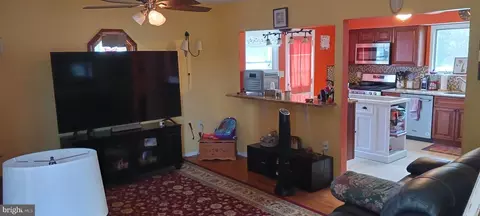 Living - 30 Ovington Dr, Hamilton, NJ 08620 photo 2 of 4