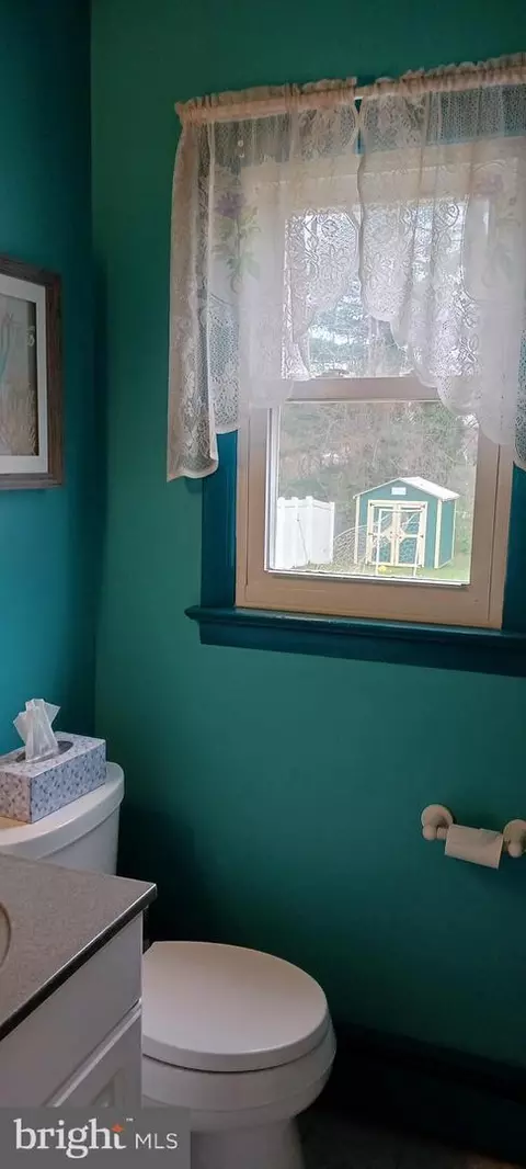 Bath - 30 Ovington Dr, Hamilton, NJ 08620 photo 3 of 3