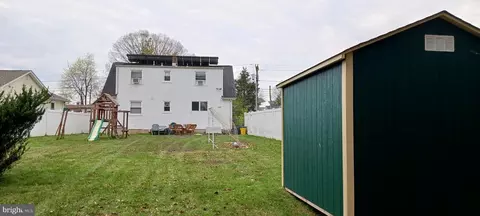 Exterior - 30 Ovington Dr, Hamilton, NJ 08620 photo 6 of 9