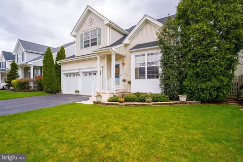 28 Eldridge Dr, Robbinsville, NJ 08691