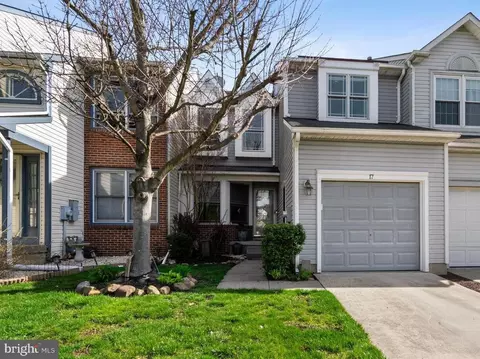 17 Endsleigh Pl, Robbinsville, NJ 08691