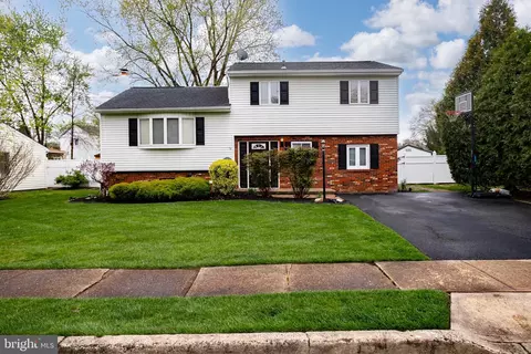 65 Kino Blvd, Hamilton, NJ 08619
