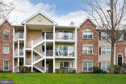 77 Lehavre Ct, Hamilton, NJ 08619