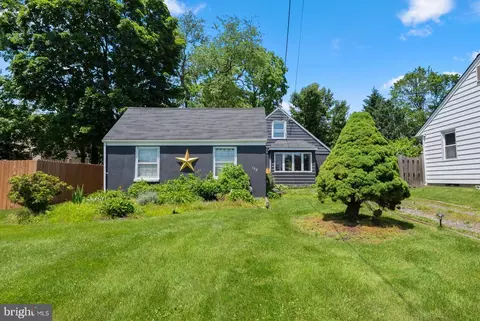 132 Central Ave, Ewing, NJ 08628
