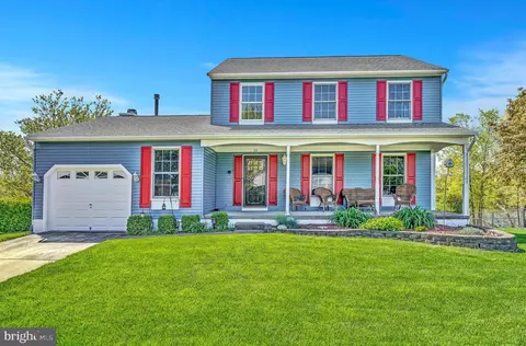 52 Hamilton Lakes Dr, Hamilton, NJ 08691