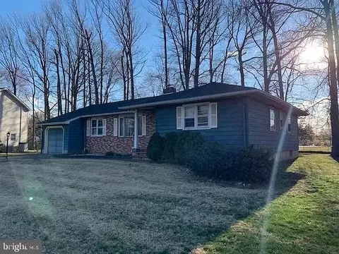 53 Florister Dr, Hamilton, NJ 08690