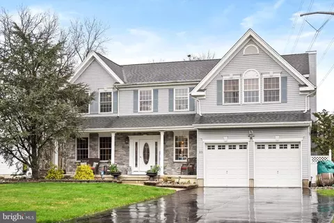22 Mount Dr, Hamilton, NJ 08619