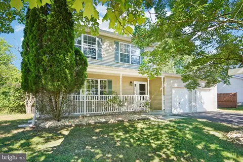 126 Honeysuckle Dr, Ewing, NJ 08638