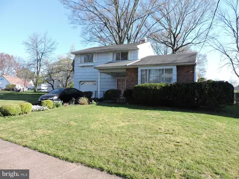 367 Regina Ave, Hamilton, NJ 08619