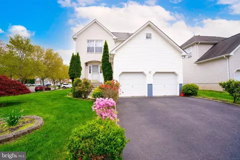 8 Port Mercer Rd, Lawrence Township, NJ 08648