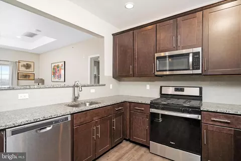 Kitchen - 947 Halifax Pl, Hamilton, NJ 08619 photo 2 of 4
