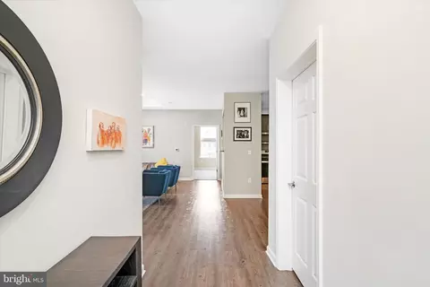 Entry Way - 947 Halifax Pl, Hamilton, NJ 08619 photo 2 of 4