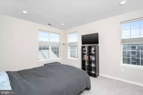 Bedroom - 947 Halifax Pl, Hamilton, NJ 08619 photo 3 of 6