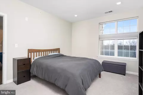 Bedroom - 947 Halifax Pl, Hamilton, NJ 08619 photo 4 of 6