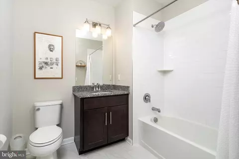 Bath - 947 Halifax Pl, Hamilton, NJ 08619 photo 1 of 4