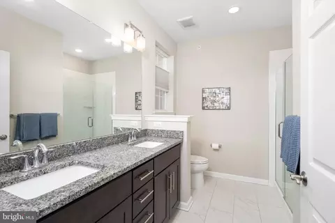Bath - 947 Halifax Pl, Hamilton, NJ 08619 photo 3 of 4