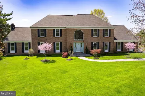 1 Hart Ct, Titusville, NJ 08560