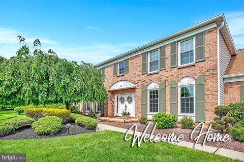 19 Ellsworth Dr, Princeton Junction, NJ 08550