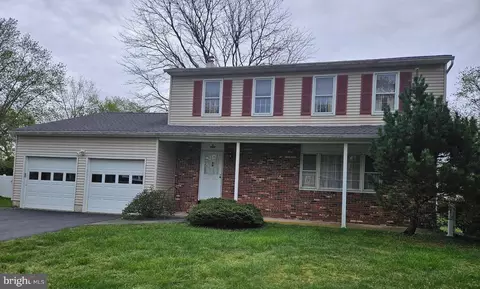 6 Fordham Dr, Hamilton, NJ 08690