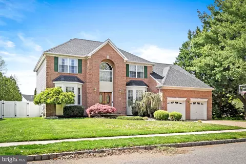12 Wendover Rd, East Windsor, NJ 08520