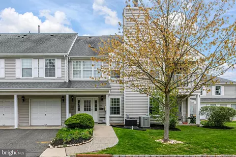 805 Eagles Chase Dr, Lawrenceville, NJ 08648