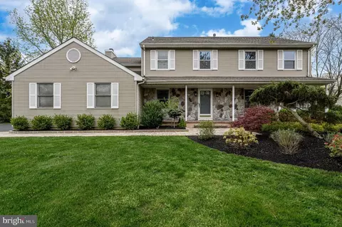 75 Saratoga Dr, West Windsor, NJ 08550