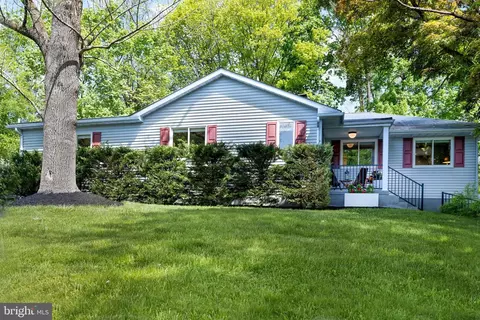 19 Park Ave, Pennington, NJ 08534