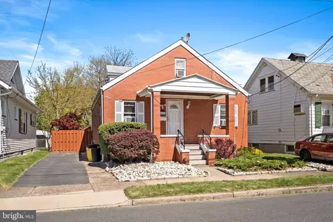 512 E Brown St, Hamilton, NJ 08610